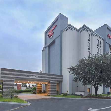 Hampton By Hilton Monterrey Galerias Obispado Extérieur photo