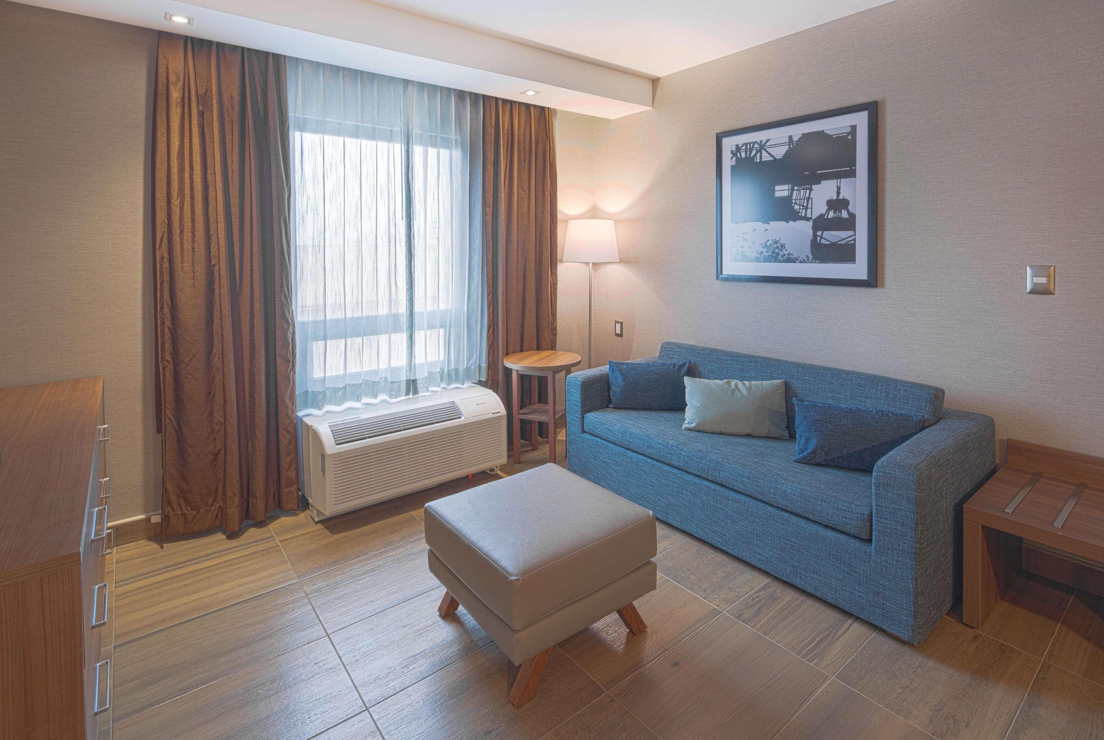 Hampton By Hilton Monterrey Galerias Obispado Extérieur photo