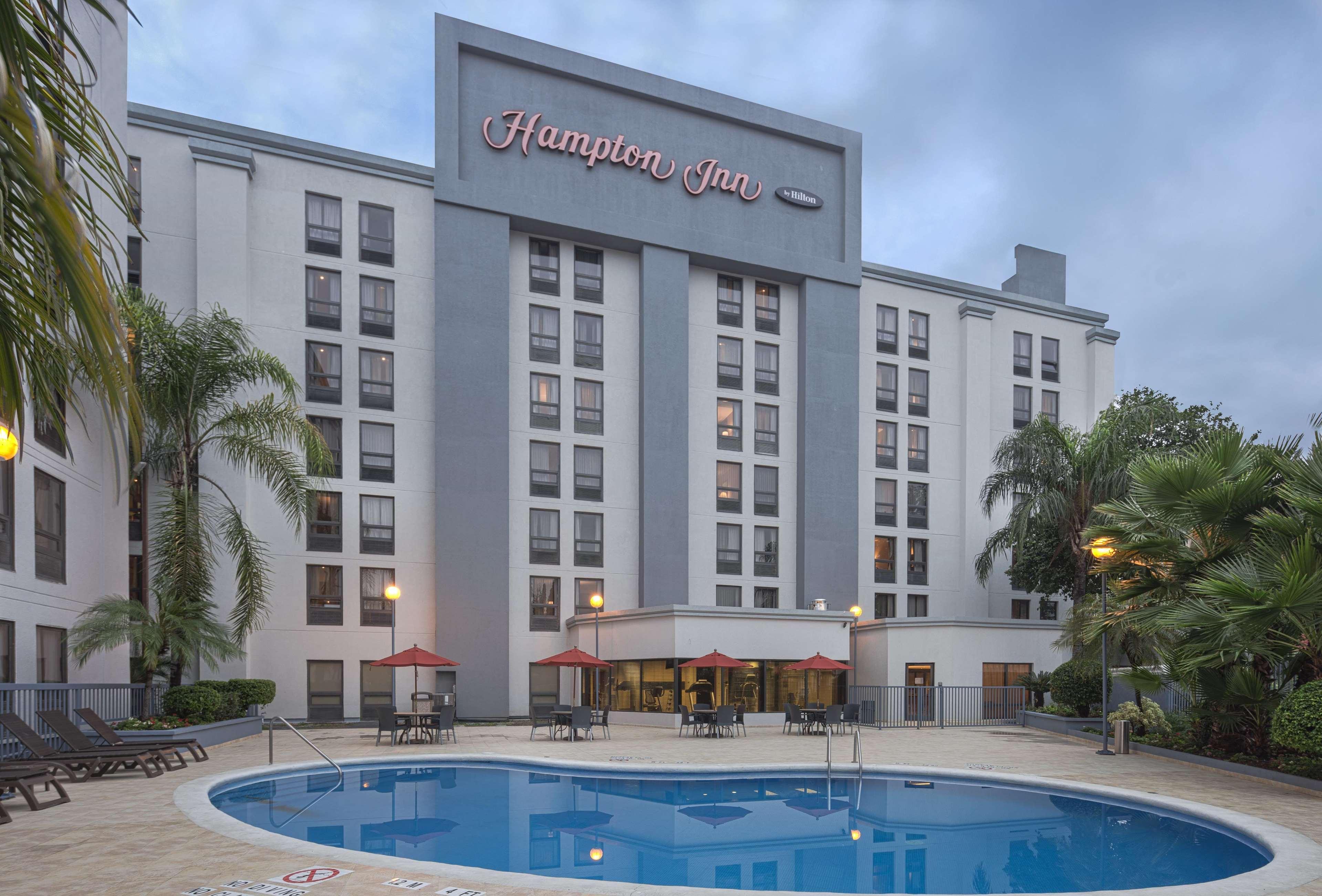 Hampton By Hilton Monterrey Galerias Obispado Extérieur photo