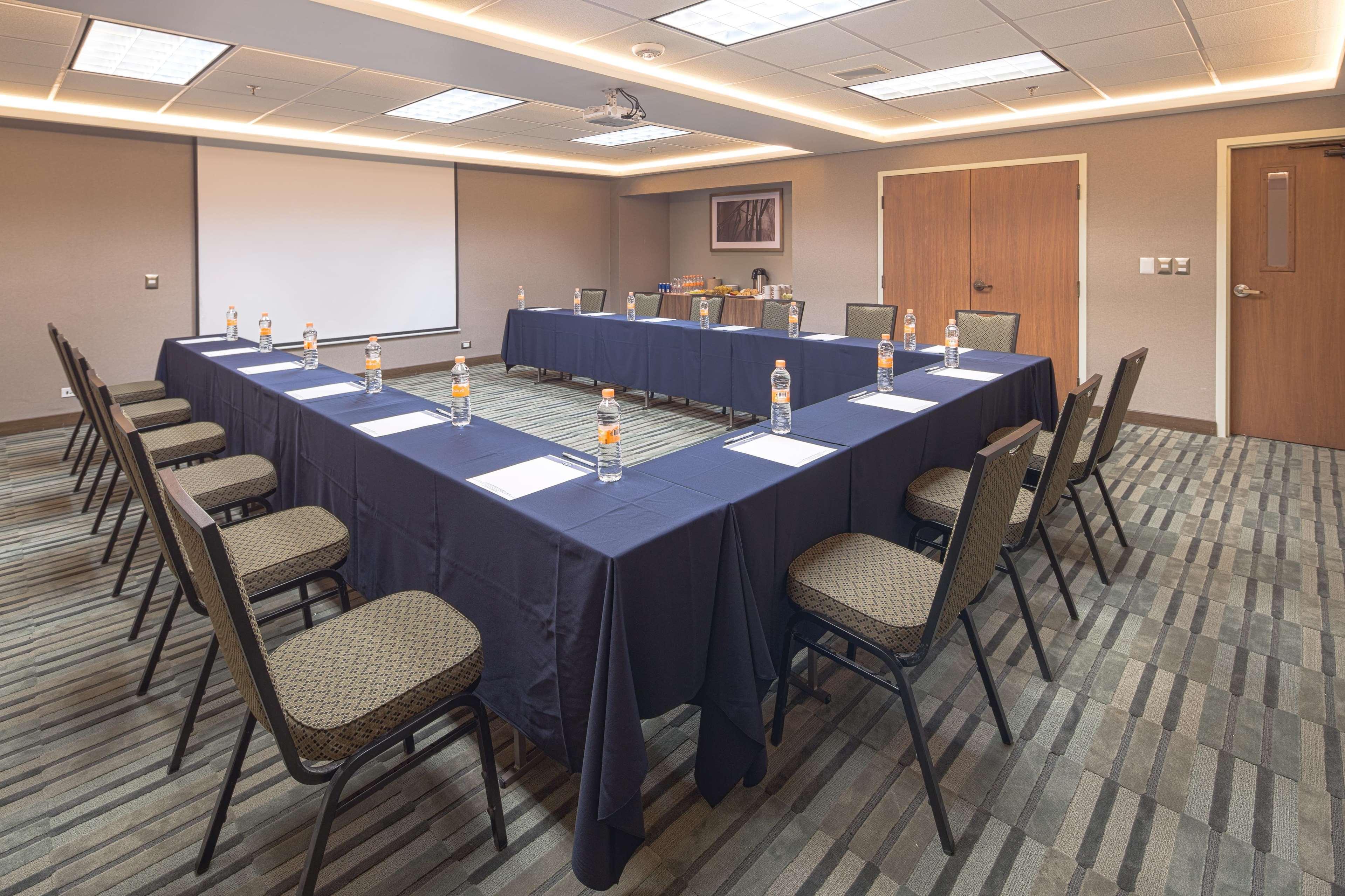 Hampton By Hilton Monterrey Galerias Obispado Extérieur photo