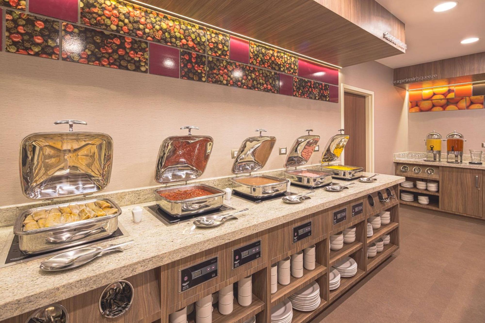 Hampton By Hilton Monterrey Galerias Obispado Extérieur photo