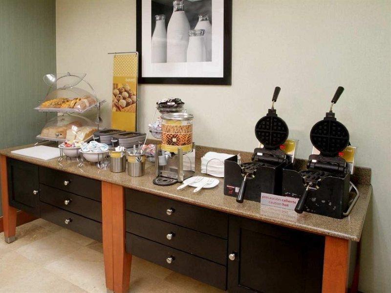 Hampton By Hilton Monterrey Galerias Obispado Extérieur photo